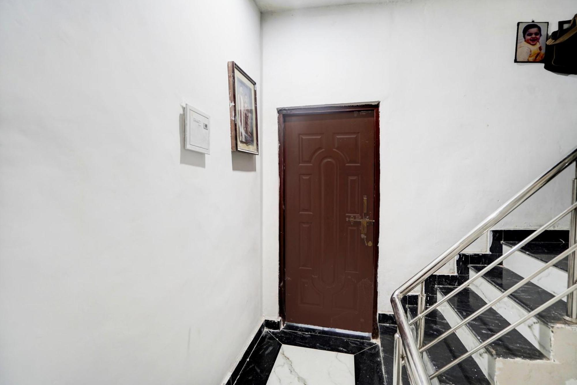 Hotel O Laxmi Guest House Varanasi Exterior photo