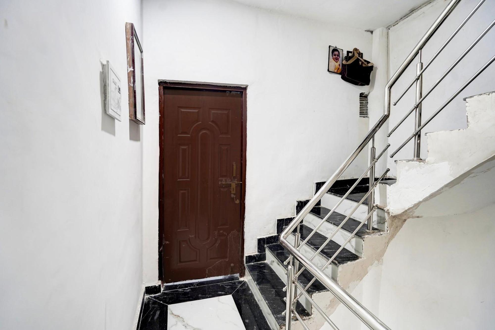 Hotel O Laxmi Guest House Varanasi Exterior photo
